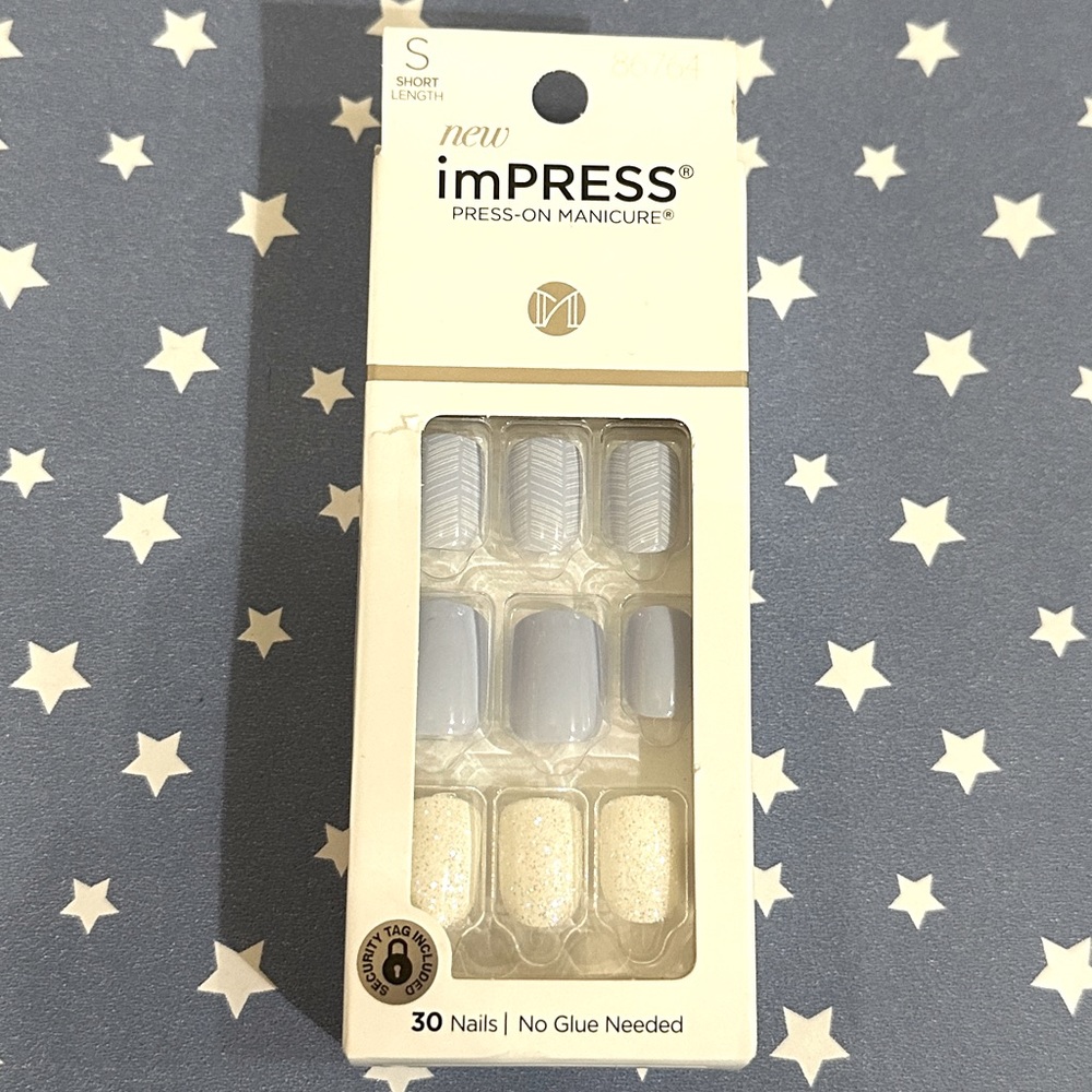 🆕 Kiss imPRESS Press-On Manicure - Short Length - Blue and White